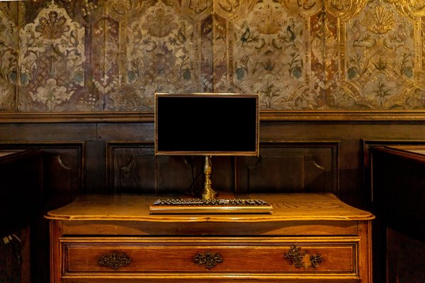 Quels sont les meilleurs conseils pour intégrer des accessoires de mode baroque dans un look contemporain?